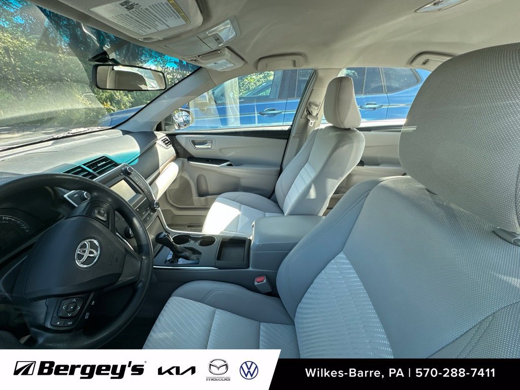 Used 2015 Toyota Camry LE FWD image 9