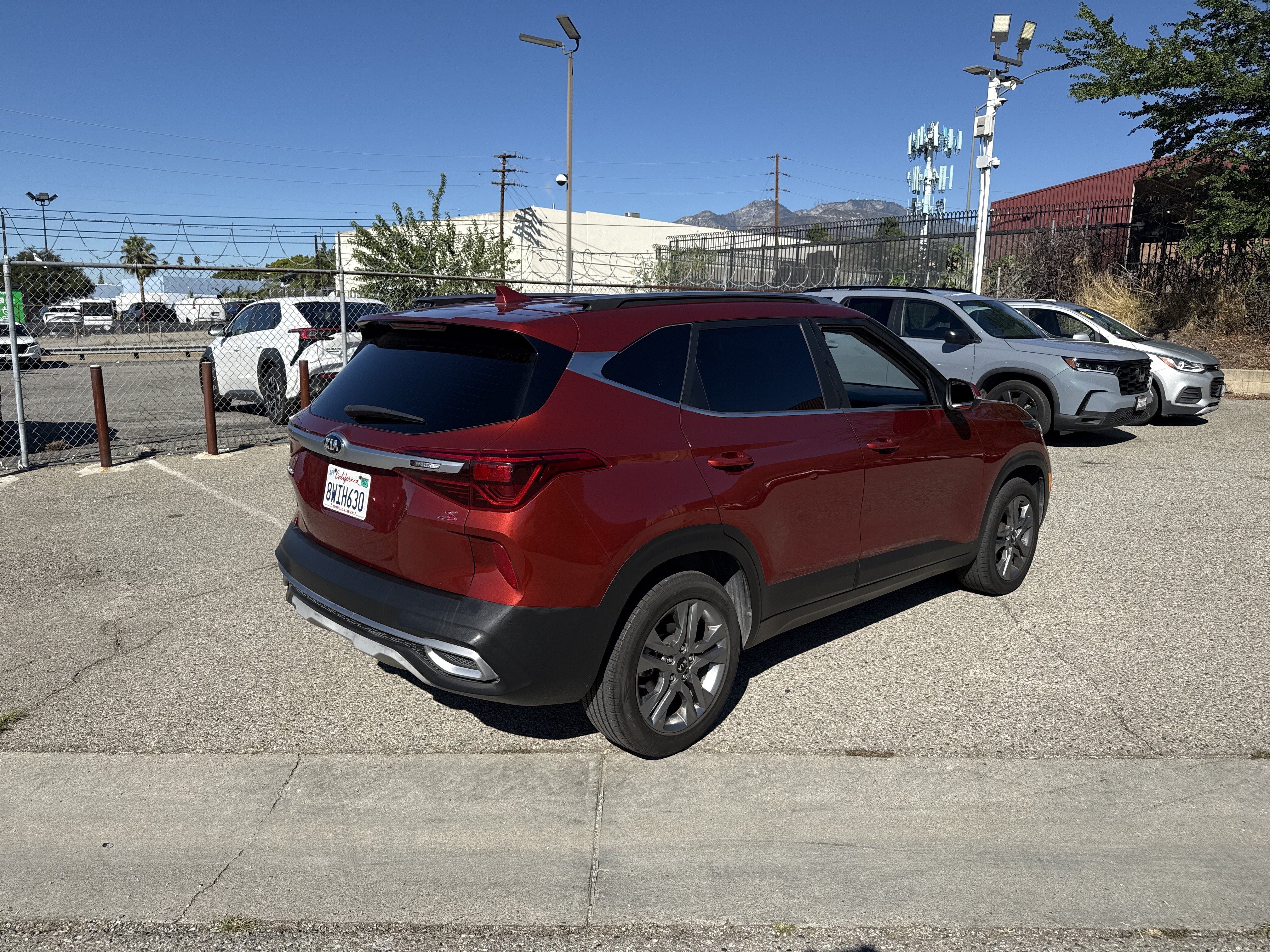 Used 2021 Kia Seltos S FWD image 4