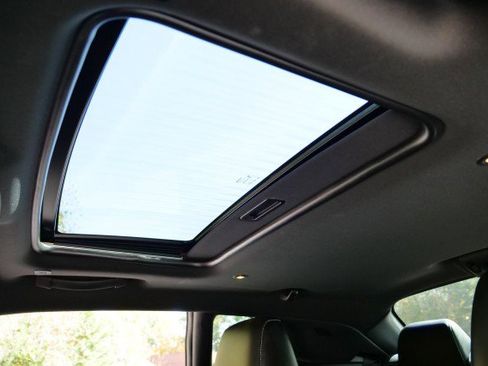 Used 2022 Dodge Challenger SRT Hellcat Redeye image 7