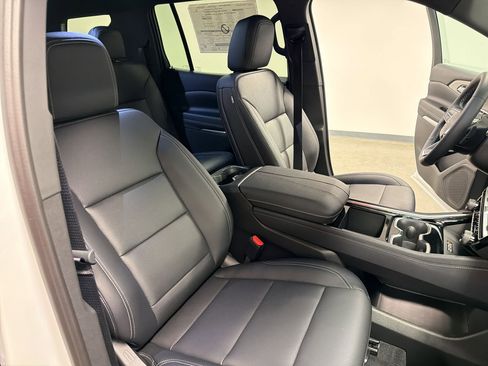 New 2026 Chevrolet Traverse LT FWD image 31