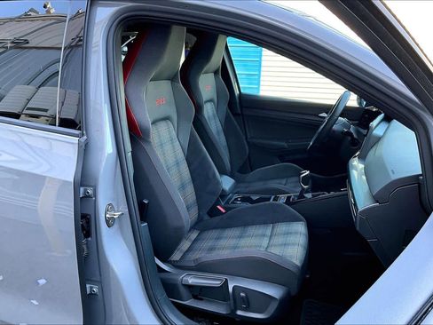Used 2024 Volkswagen GTI SE w/ MDO Package image 11