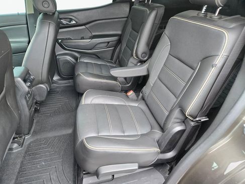 Used 2019 GMC Acadia Denali w/ Technology Package FWD image 18