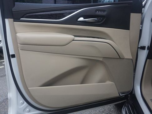 Used 2021 Cadillac Escalade ESV Premium Luxury image 29