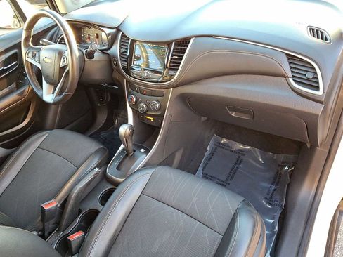 Certified 2019 Chevrolet Trax LT w/ LT Convenience Package image 32