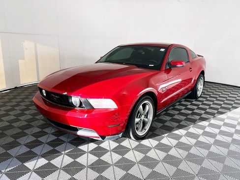 Used 2011 Ford Mustang GT Premium w/ Comfort Pkg RWD image 7