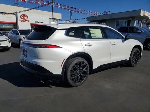 New 2025 Toyota Crown Signia image 3