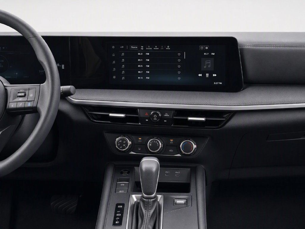 Used 2026 Nissan Kicks S w/ Charging Package FWD image 29