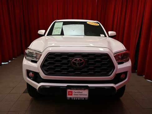 Certified 2020 Toyota Tacoma TRD Off-Road image 16