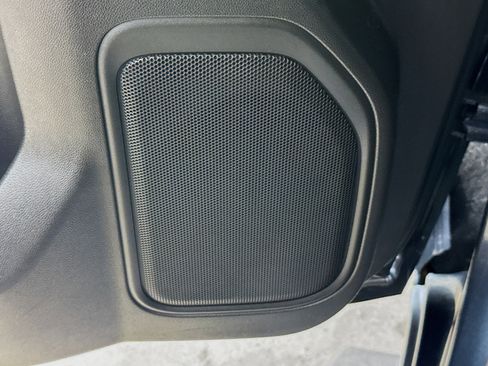 Used 2021 Chevrolet Silverado 1500 LT w/ Convenience Package II RWD image 21