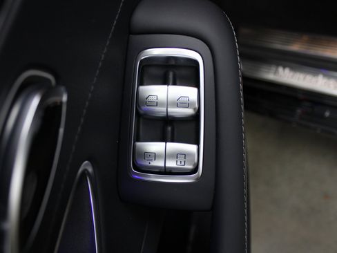 Used 2015 Mercedes-Benz S 550 4MATIC Sedan image 21