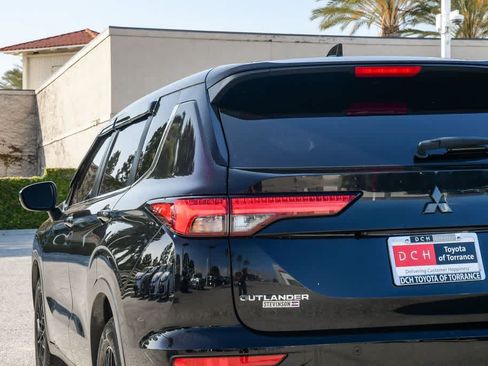 Used 2022 Mitsubishi Outlander ES AWD/4WD image 6