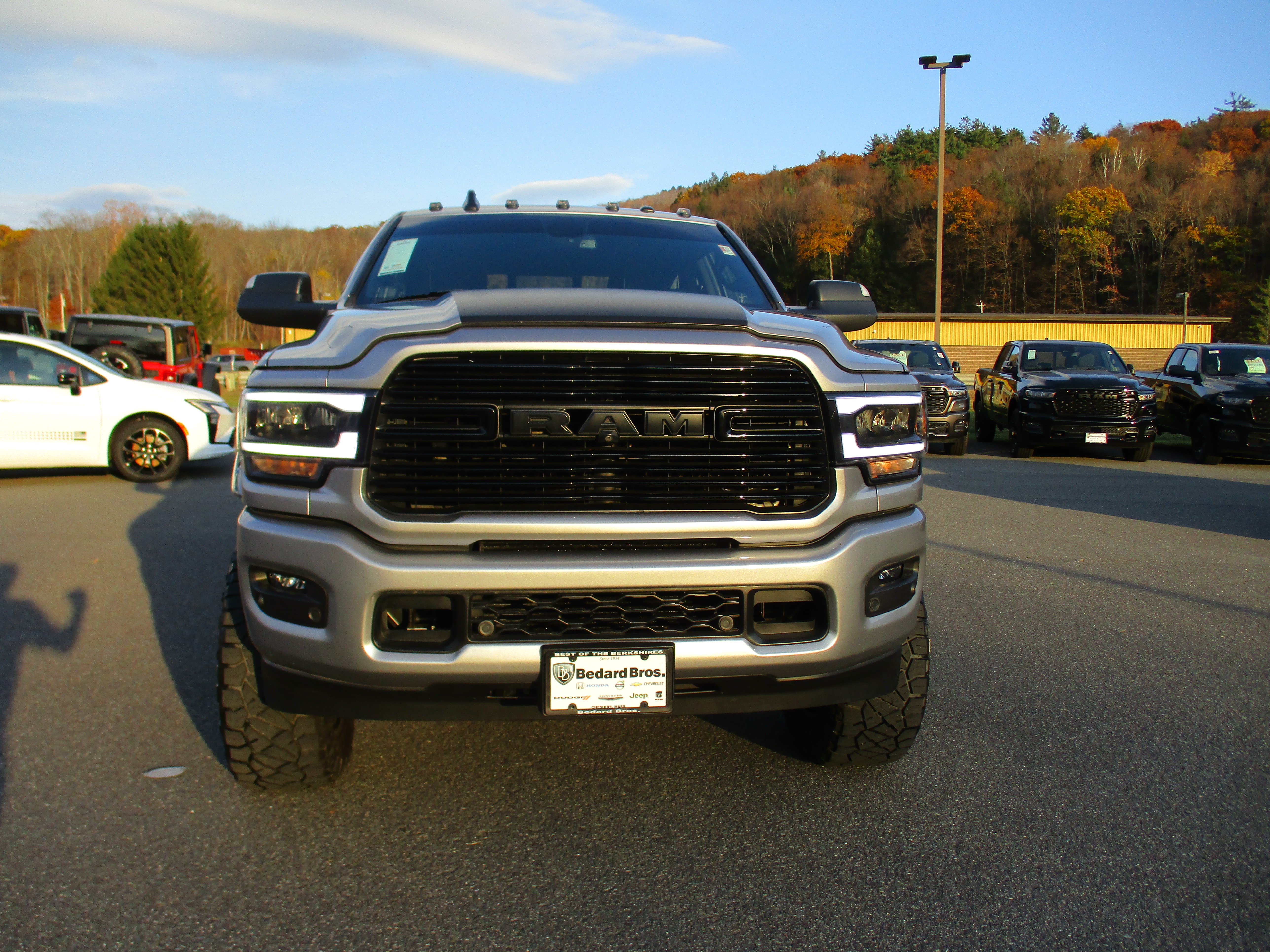 Used 2022 RAM 2500 Laramie AWD/4WD image 2