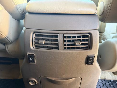 Used 2010 INFINITI QX56 4WD w/ Technology Pkg image 28