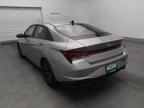 Used 2021 Hyundai Elantra SEL w/ Convenience Package FWD image 5