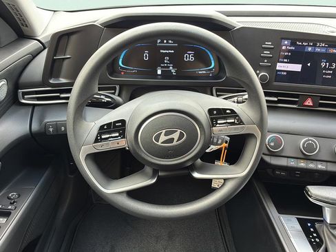 New 2026 Hyundai Elantra SE FWD image 15