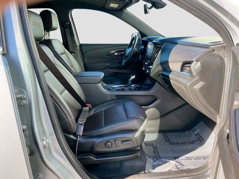 Used 2023 Chevrolet Traverse High Country image 32
