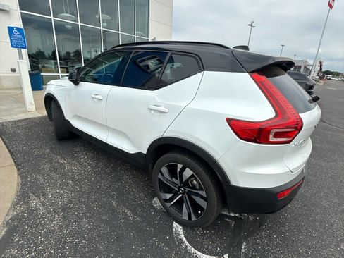 Used 2023 Volvo XC40 B5 Ultimate w/ Climate Package AWD/4WD image 6