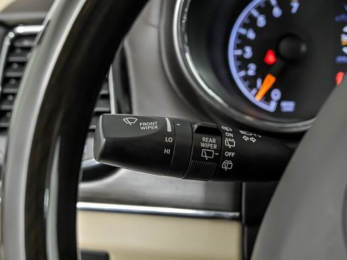 Used 2019 Jeep Grand Cherokee Overland AWD/4WD image 24