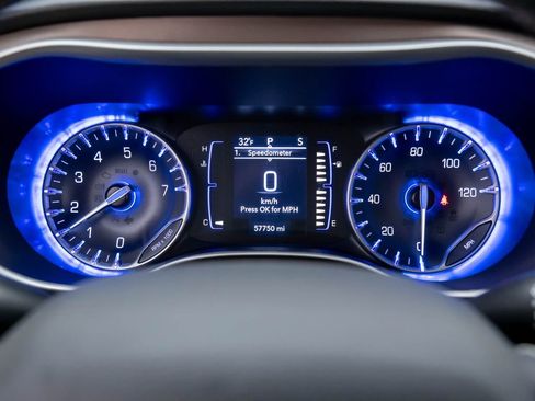 Used 2023 Chrysler Voyager LX image 22