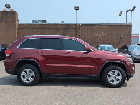 Used 2016 Jeep Grand Cherokee Laredo w/ Quick Order Package 23E image 3