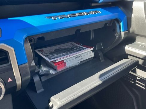 Used 2025 Toyota Tacoma TRD Sport image 35