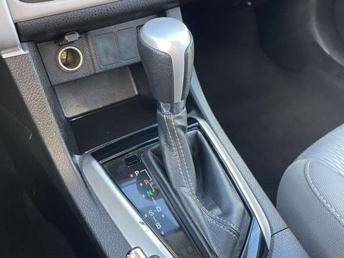 Used 2018 Toyota Corolla LE image 34