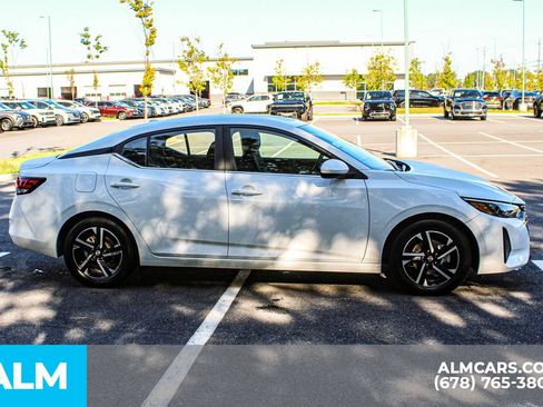 Used 2024 Nissan Sentra SV FWD image 8