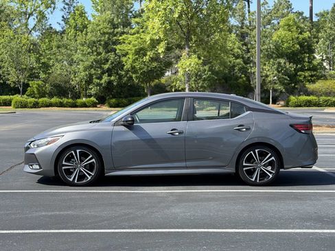 Used 2020 Nissan Sentra SR w/ Lighting Package FWD image 4
