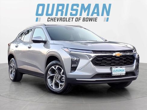 Certified 2024 Chevrolet Trax LT w/ Driver Confidence Package FWD image 1