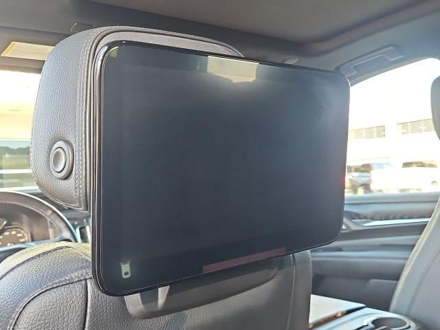 Used 2021 GMC Yukon Denali w/ Denali Premium Package RWD image 36