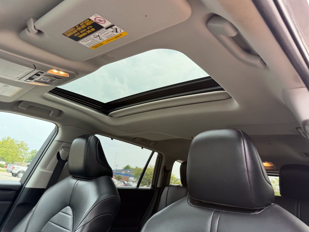 Used 2021 Toyota Highlander XLE AWD/4WD image 13