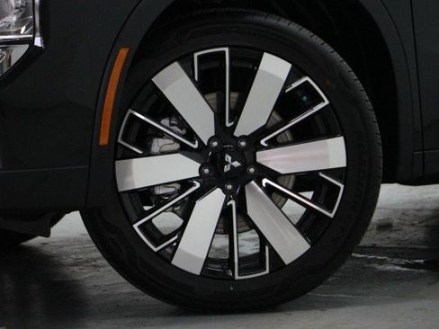 New 2026 Mitsubishi Outlander SE AWD/4WD image 3