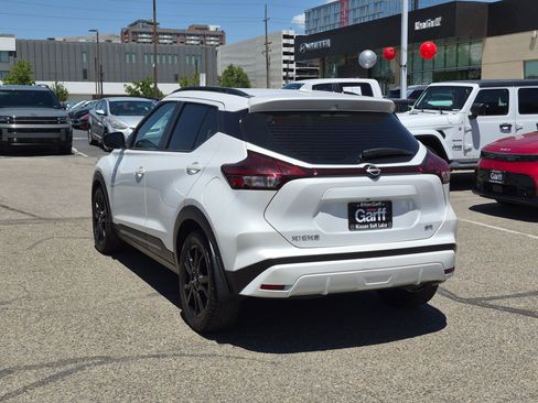 Used 2024 Nissan Kicks SR w/ SR Premium Package FWD image 8