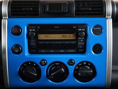 Used 2007 Toyota FJ Cruiser 2WD image 30