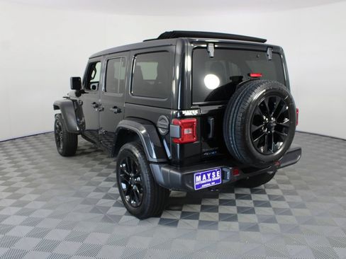 Used 2025 Jeep Wrangler Unlimited Sahara w/ Safety Group AWD/4WD image 21