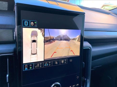 Used 2025 GMC Yukon XL AT4 w/ AT4 Premium Plus Package image 29