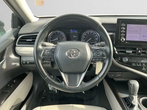 Used 2024 Toyota Camry SE image 12