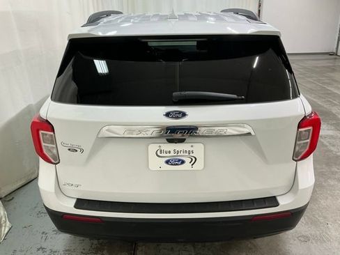 Used 2020 Ford Explorer XLT RWD image 4
