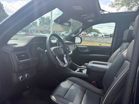 Used 2023 GMC Yukon SLT w/ SLT Luxury Package AWD/4WD image 11