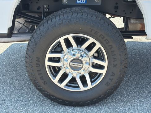 Used 2019 Ford F250 Lariat w/ Snow Plow Prep Package AWD/4WD image 36