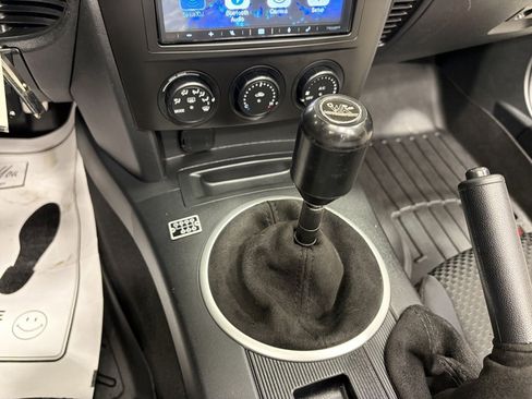 Used 2008 MAZDA MX-5 Miata Touring w/ Suspension Pkg image 15