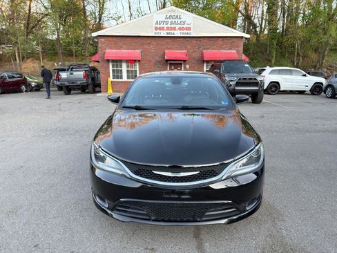 Used 2016 Chrysler 200 S image 2
