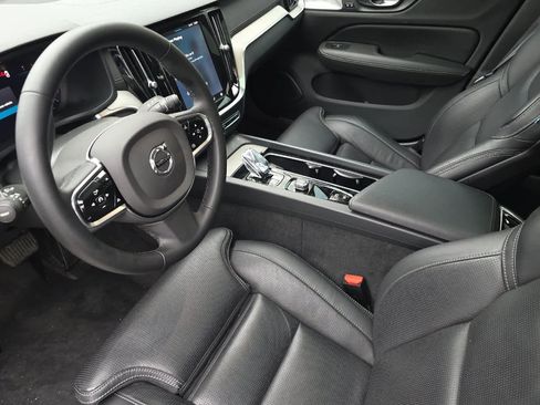 Used 2024 Volvo V60 B5 Cross Country Ultimate image 13