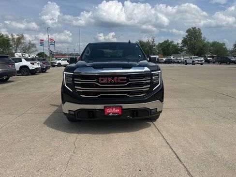 Used 2026 GMC Sierra 1500 SLT AWD/4WD image 8