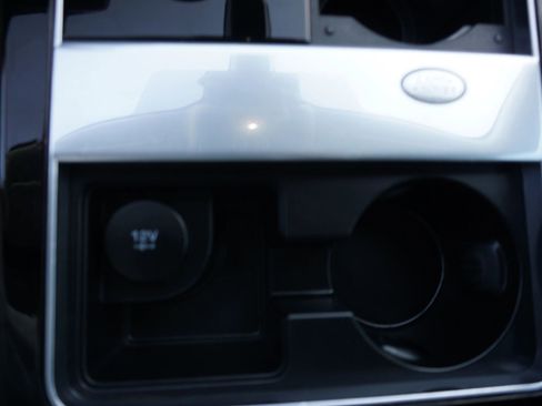 Used 2018 Land Rover Range Rover Velar S image 31