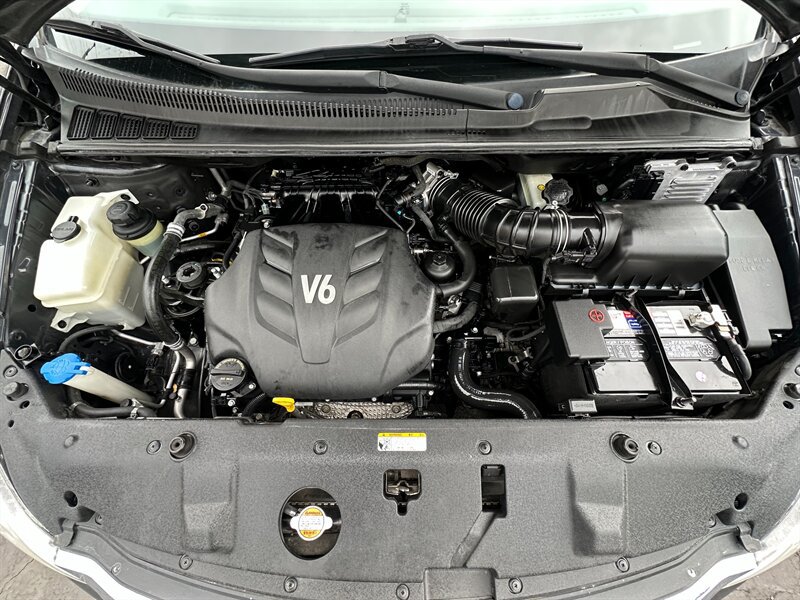Used 2012 Kia Sedona LX FWD image 10