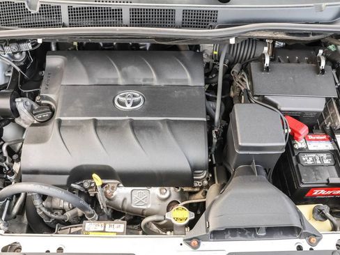 Used 2014 Toyota Sienna XLE image 37