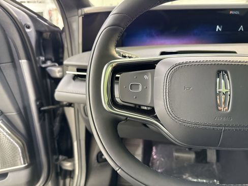 New 2025 Lincoln Nautilus Reserve image 14