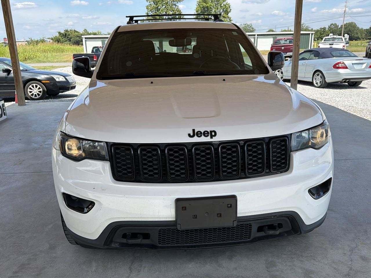 Used 2018 Jeep Grand Cherokee Laredo AWD/4WD image 8