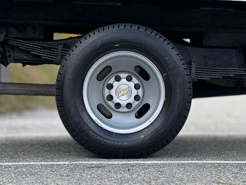 Used 2013 Chevrolet Express 3500 Extended image 31